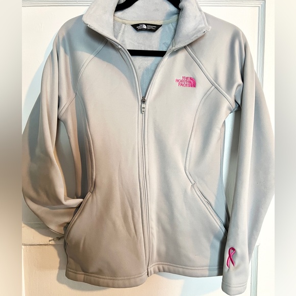 The North Face women’s sweater. - Picture 2 of 5